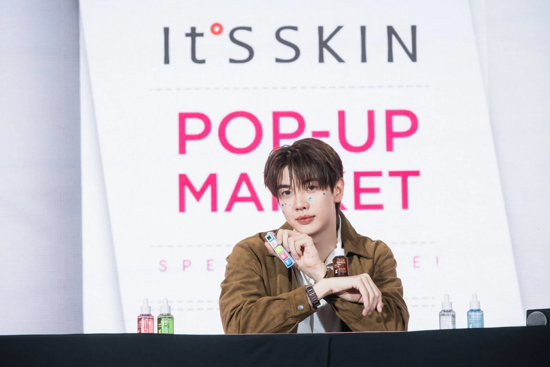 ‘มีน – แม็กกี้’ เสิร์ฟความฟิน เผยผิวสะอาดใส ออร่าพุ่ง ในงาน It’S SKIN POP-UP Market : SPECIAL SALE