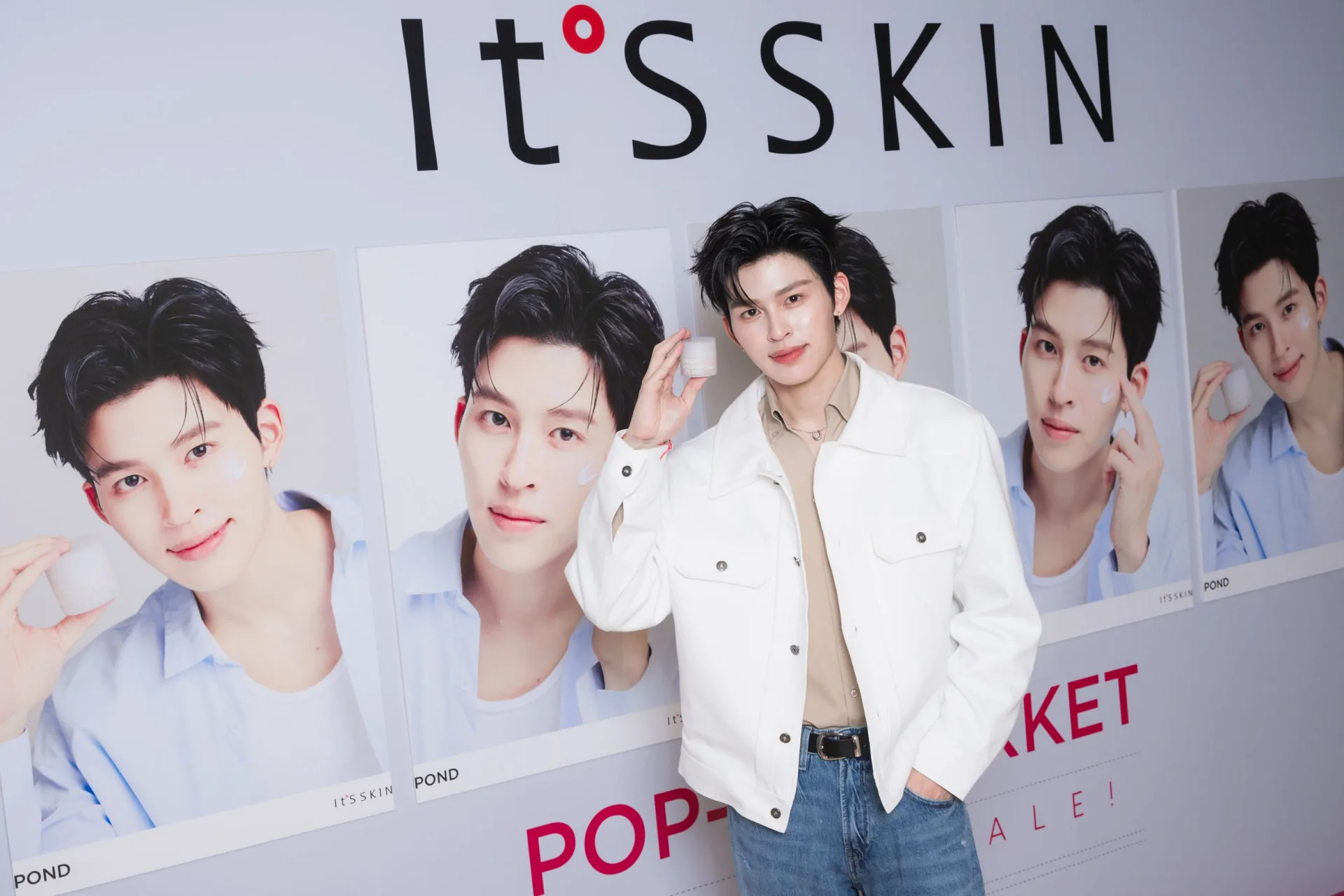‘ปอนด์ ณราวิชญ์’ หล่อสะกดโชว์ผิวฉ่ำโกลว์ ในงาน It’S SKIN POP-UP Market : SPECIAL SALE เผยไอเทมคู่ใจให้ผิวเปล่งประกายออร่าแบบ ‘ท่านปอนด์’