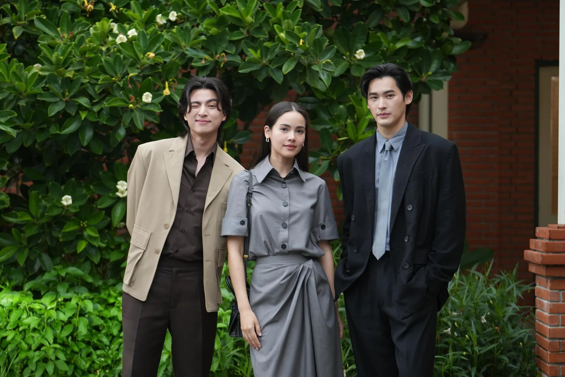 “กลัฟ-ญาญ่า-เก้า” แรงเกินต้าน ปลุกโซเชียลเดือด “ตะวันลวง” ผงาดอันดับ 1 เทรนด์ไทย!