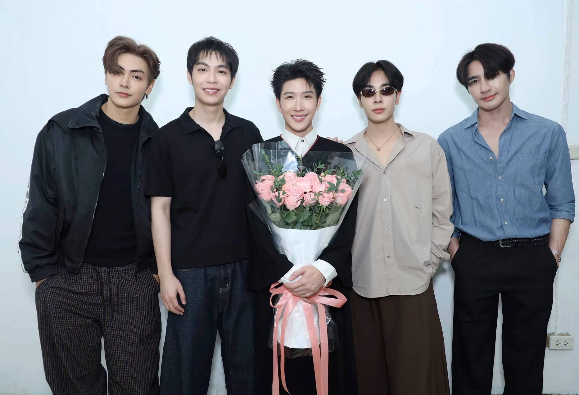 “ข้าวตัง” คว้าปริญญาตรี ม.เกษตร แก๊งเพื่อนร่วมยินดีกับความสำเร็จ 